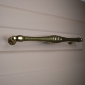   BU004_160_12 -Antik Bronze Metall Möbelgriff, 160 mm Bohrung