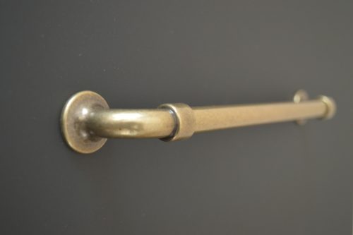 BU 010 160 12 Industrieller Metallgriff, bronzefarben, mit 160 mm Lochabstand