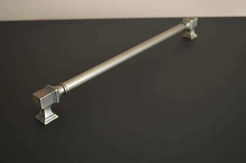 BU_015_160_04RO Vintage stílusú, fém bútorfogantyú, bronz színű, 160 mm furattávval