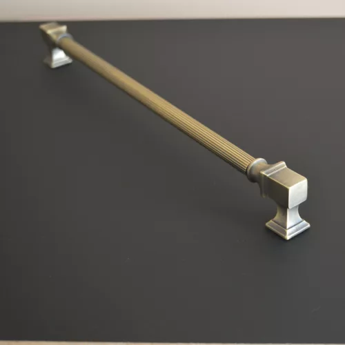 BU_015_224_04ST Vintage-Stil, Metallgriff, bronzefarben, strukturierte Oberfläche 