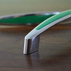   Fém bútorfogantyú, zöld-ezüst színű, 128 mm furattávval