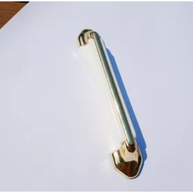 Metall-Kunststoff-Möbelgriff, Farbe gold-weiß, 96 mm BA