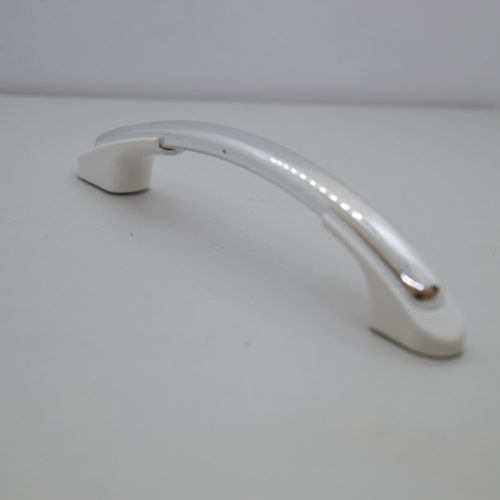 Kunststoff-Möbelgriff, Farbe weiß-silber, Lochabstand 96 mm
