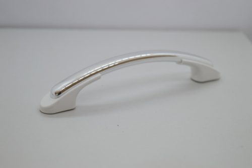 10 db Műanyag bútorfogantyú, ezüst - fehér végű, 96 mm furattávval, II.Oszt