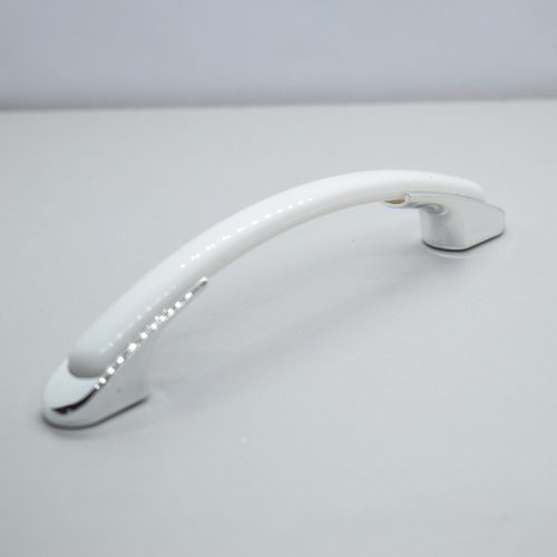 10 db Műanyag bútorfogantyú, fehér - ezüst végű, 96 mm furattávval