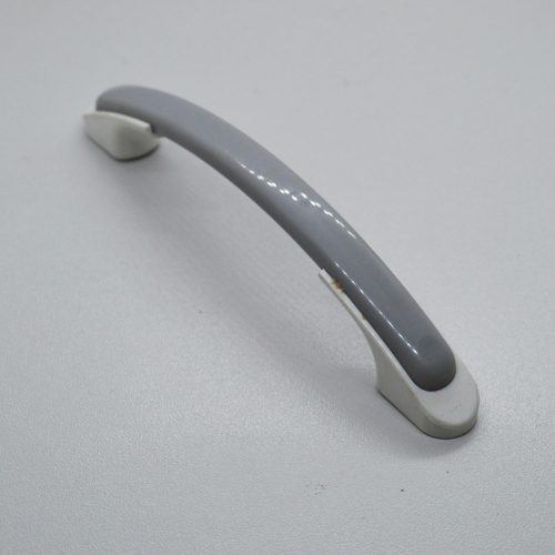 10 db Műanyag bútorfogantyú, szürke - fehér végű, 96 mm furattávval