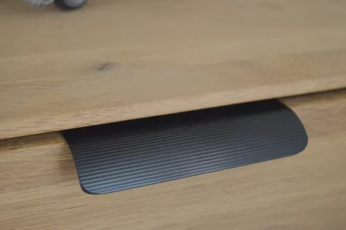 TOUQUET élre szerelhető bútorfogantyú, matt fekete, bordázott felület 90 mm furattáv