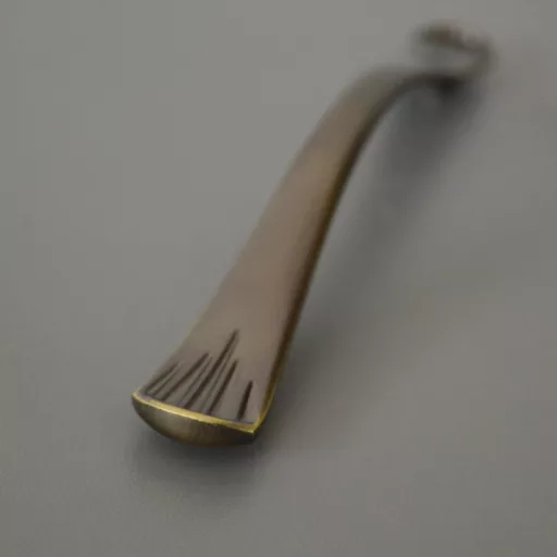 CS640_128 Möbelgriff aus Metall in Bronze antikisiert mit 128 mm Bohrung
