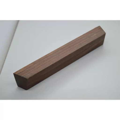 Möbelgriffe aus Holz, Walnuss geölt, beidseitig geschliffen, mit Bohrung 64 - 96 -128 mm
