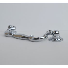   Fém bútorfogantyú, fényes króm színű, 96 mm furattávval