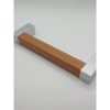 Kunststoff-Möbelgriff, Holzoptik, mit Eiche-Chrom-Enden, Bohrung 96 mm