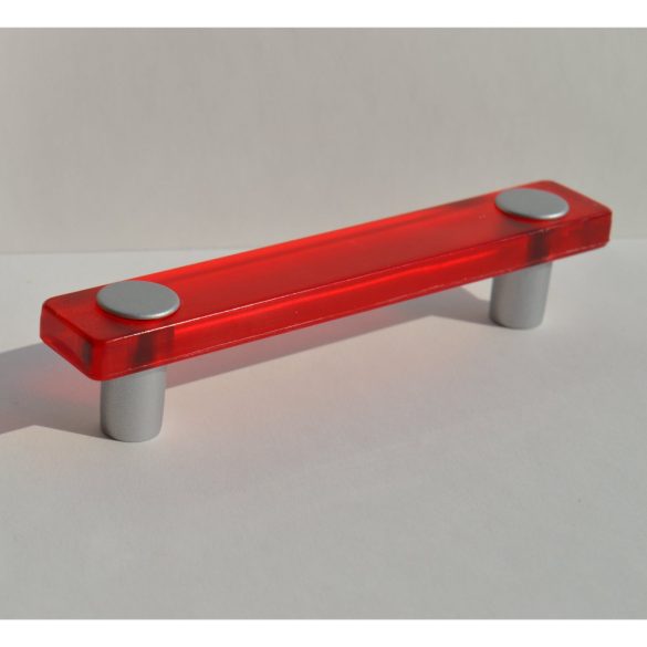 Fém-műanyag bútorfogantyú, piros - matt króm színű, 96 mm furattávval