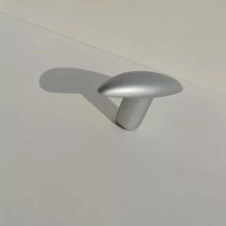 Klassischer Möbelknopf aus Metall in mattem Chrom