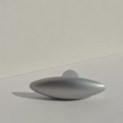 Klassischer Möbelknopf aus Metall in mattem Chrom
