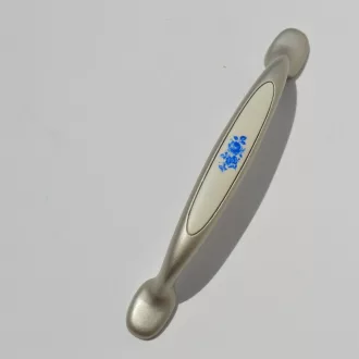   Metall-Kunststoff-Möbelgriff, champagnerblaues Blumenmuster, Bohrungsdurchmesser 96 mm