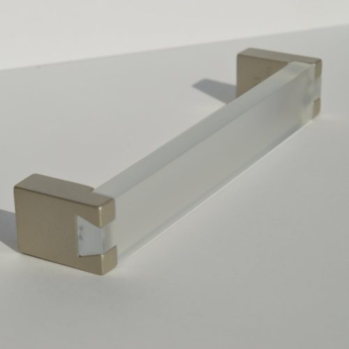 Fém-műanyag bútorfogantyú, átlátszó - pezsgő színű, 128 mm furattávval