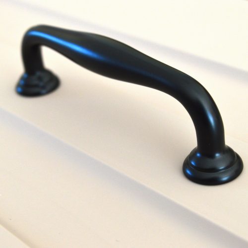 FHD_7096  Matt fekete, fém bútorfogantyú, 96 mm 