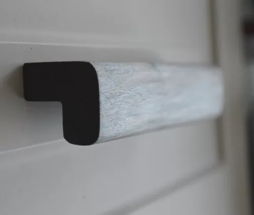 KIFUTÓ!! Fa bútorfogantyú, olajozott dió, 64 - 96 -128 mm furattávval