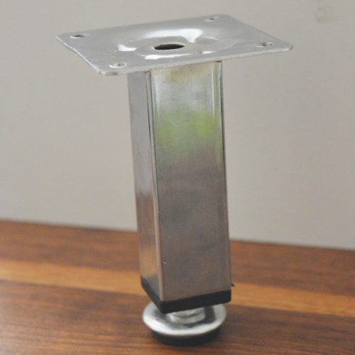 Bútorláb, négyzetes alakú, króm színű, 100 mm, négyzetes talppal