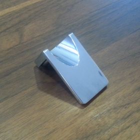   Fém bútorfogantyú, fényes króm színű, 16 mm furattávval