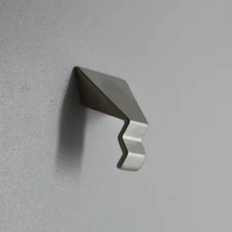   Metall-Möbelgriff, 16 mm Bohrungsabstand, Farbe nikkel -Chrom