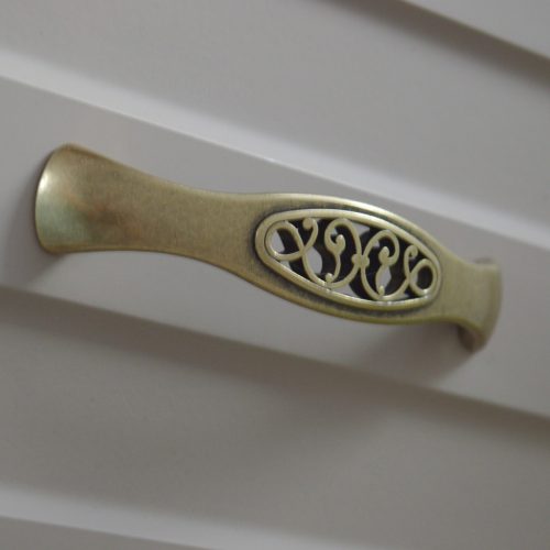 IT1021 Antikes bronz , rustikaler Stil, glänzend, 96 mm Lochabstand