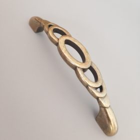Möbelgriff aus Metall, Bronze, Antik-Effekt, Bohrung 96 mm