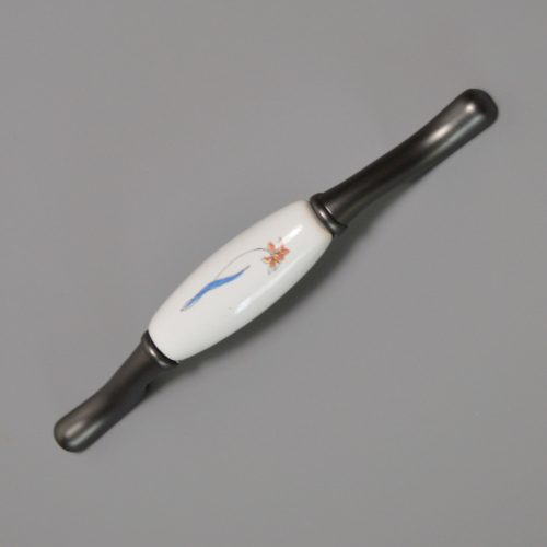ANTRACIT Metallspitzen - Weißes Porzellan, Blumenmotiv, 96 und 128 mm Lochabstand 