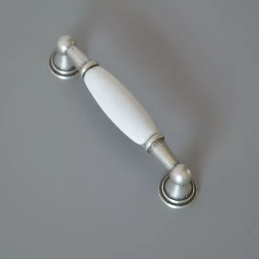 Porcelán-fém fogantyú, antikolt ezüst fém - fehér porcelán színű, 96 mm furattávval