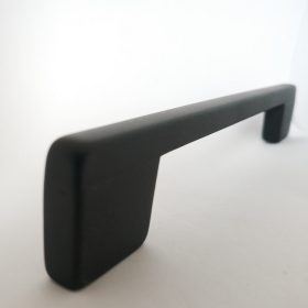   Fém bútorfogantyú, matt fekete színű, 128 és 160 mm furattávval