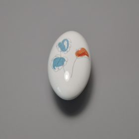   Bútorgomb, ANTRACIT fém végek - Fehér porcelán, Kála motívummal