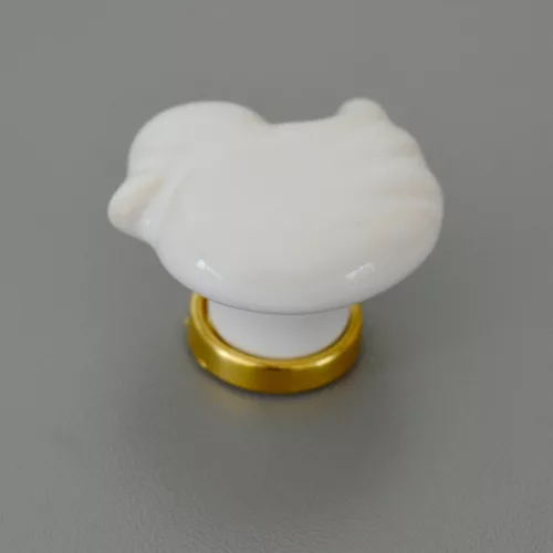 Csibés porcelán bútorgomb, fehér - arany színű talp résszel
