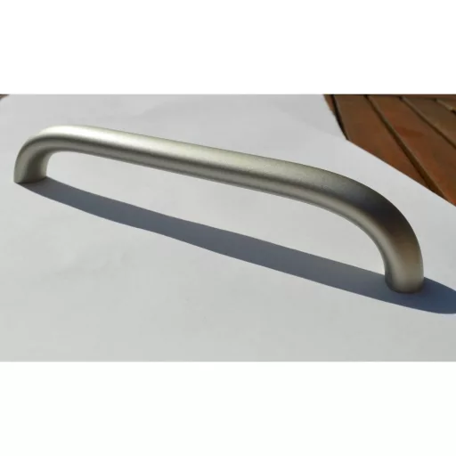 Möbelgriff aus Metall, matt vernickelt