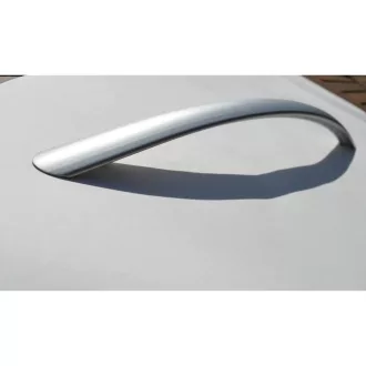 Möbelgriff aus Metall, Farbe Chrom matt, Bohrung 160 mm