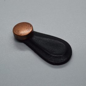   KD001 Fém- bőr bútorgomb, Réz - fekete színű, csepp alakú