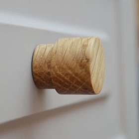 KIEL, Tömörfa bútorgomb, olajozott tölgy