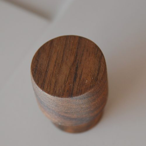 KIEL_DIO, Tömörfa bútorgomb, olajozott dió