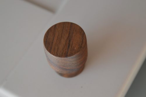 KIEL_DIO, Tömörfa bútorgomb, olajozott dió