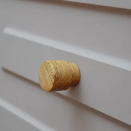 KIEL, Möbelknauf aus Holz, Eiche geölt