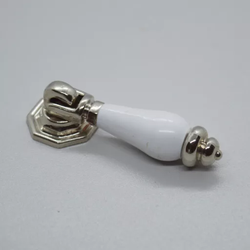 Metall-Kunststoff-Möbelknauf, silber-weiss