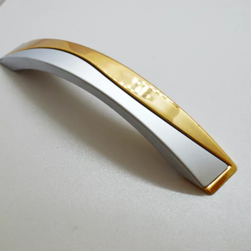 Metall-Möbelgriff, Mattchrom - Gold, 128 mm Lochabstand