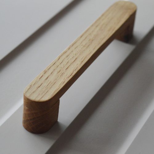 Leland_128, Möbelgriff aus Holz, Eiche geölt, 128 mm Lochweite