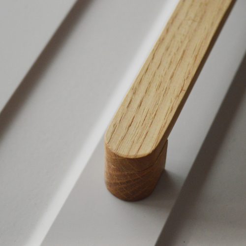 Leland_128, Möbelgriff aus Holz, Eiche geölt, 128 mm Lochweite
