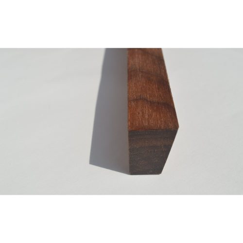 Möbelgriff aus geöltem Nussbaumholz 