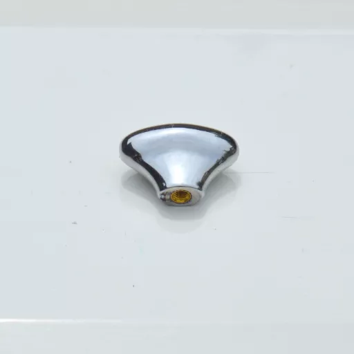 Retro-Möbelknopf aus chrom Kunststoff