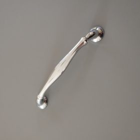   10 db  Műanyag bútorfogantyú, króm színű, 128 mm furattávval 