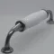 LIMOGES Weißer 128-mm-Möbelgriff mit antik-schwarzen Metallenden - weißes Porzellanteil
