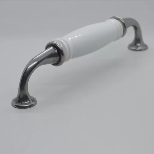 LIMOGES Weißer 128-mm-Möbelgriff mit antik-schwarzen Metallenden - weißes Porzellanteil