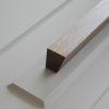 Möbelgriff aus Holz, Nussbaum lackiert, mit 32 und 64 mm BA