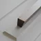 Massivholz, dunkles Nussbaumholz mit lackierter Oberfläche